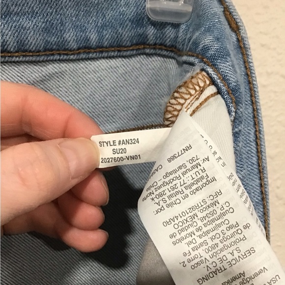 Madewell Wellingford Wash Mid-Rise Straight Jeans Size 27 Knee-Rip Edition Denim - Picture 3 of 8